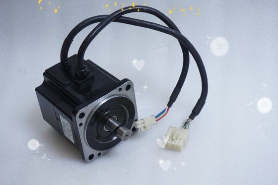 Yaskawa SGMP-02AW12 AC SERVO MOTOR 2A 200W 3000RPM 200V NEW