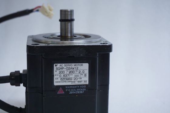 Yaskawa SGMP-02AW12 AC SERVO MOTOR 2A 200W 3000RPM 200V NEW