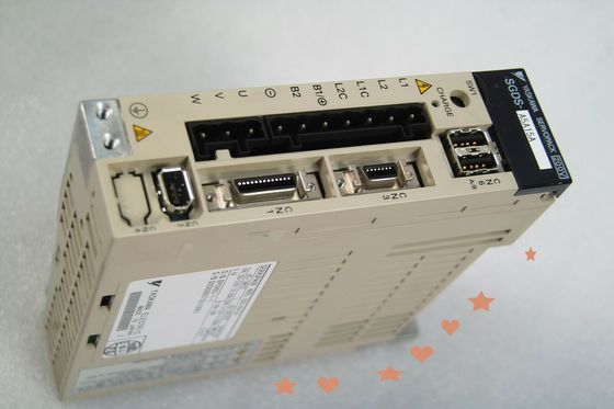 AMPLIFICATORE 200-230V 0.6A 50W di CA di Yaskawa SGDS-A5A15A SERVO NUOVO