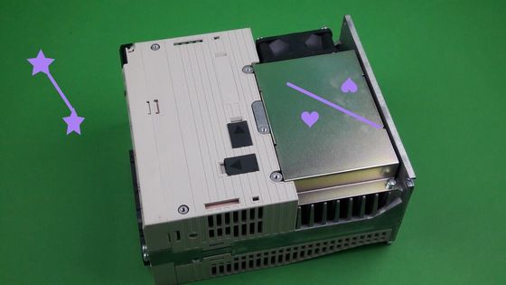 AMPLIFICATORE 200-230V 7.3A 1.5KW di CA di Yaskawa SGDV-120A21A SERVO NUOVO